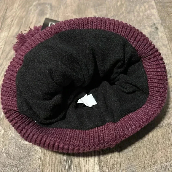 PGA Tour Knit Cuffed Pom Pom Beanie, fleece lined insulated, Burgandy - OSFM - Picture 3 of 6